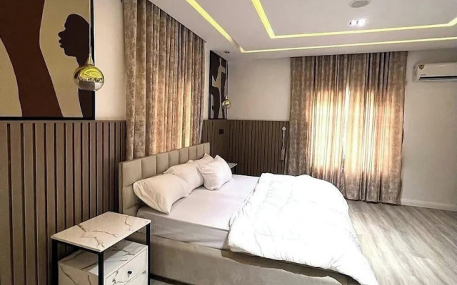 Sparkles Apartment