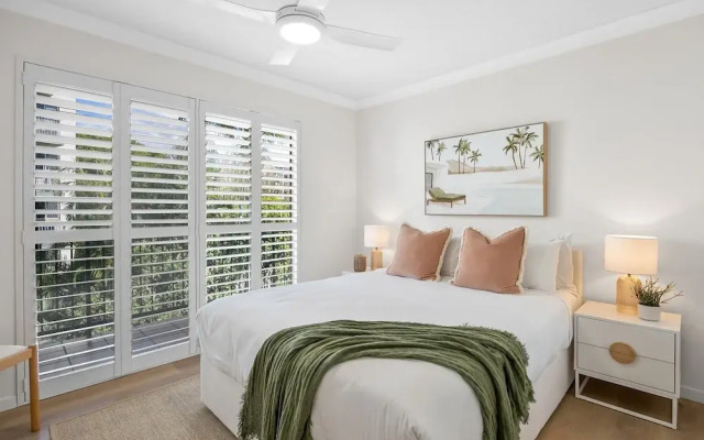Bright 2-bed Apartment With Stunning Ocean Views