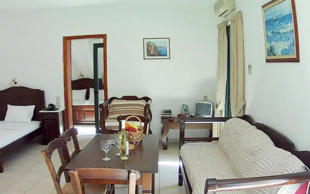 Eleni Apts