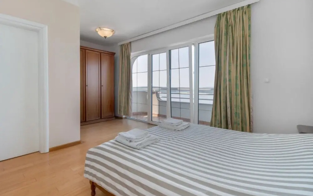 Beautiful Apartment in Dramalj With Wifi and 3 Bedrooms