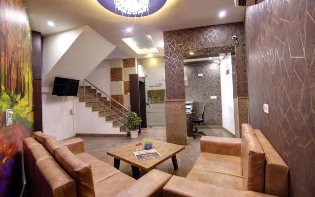 Hotel Silky Palace By GRB