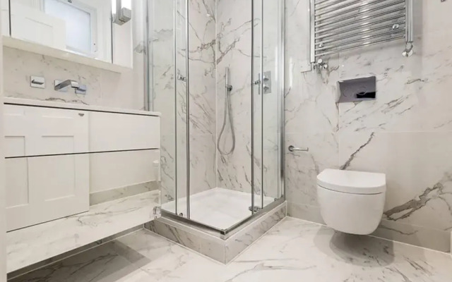 Designer 3 Bed Apartment With Balcony - 140