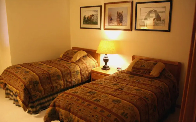 Woods Manor 302A - 2BR Condo