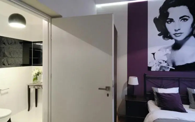 Hollywood Hostel