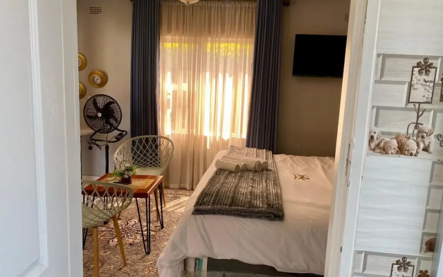 Modern Studio Apartment in a Central New Chadcombe - 2318