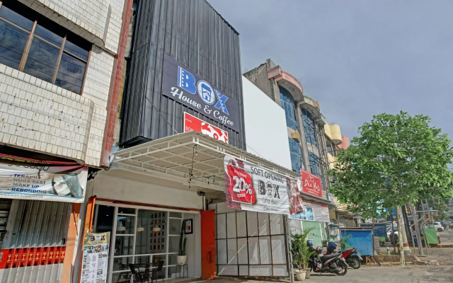 OYO 90399 Box House