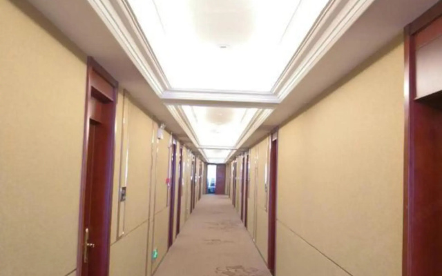 Weihaichengshan Friendship Hotel(rong chengHSRStationStore)