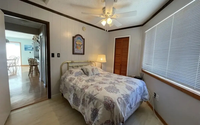 46221 Oramar Drive House by RedAwning