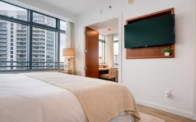 RS Suites - The AKA Residence