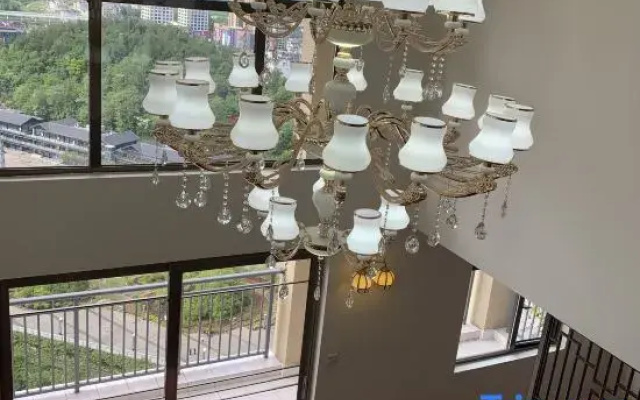 Lichuan High Speed Railway Station Huochai Share Penthouse Duplex Homestay