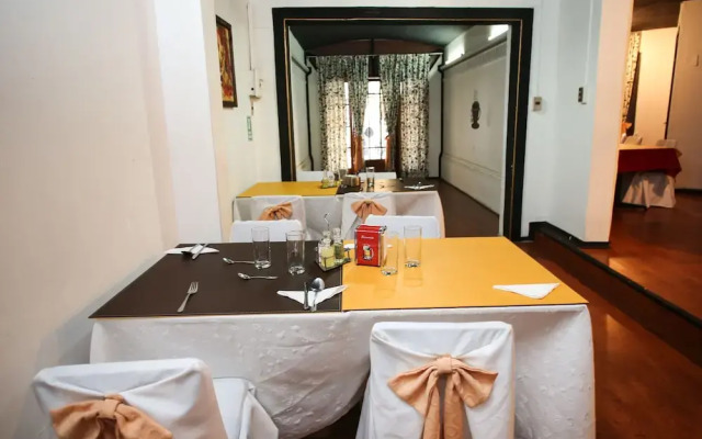 Hostal Plaza Londres 77