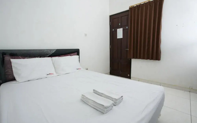 Reddoorz near Kejaksaan Negeri Surabaya