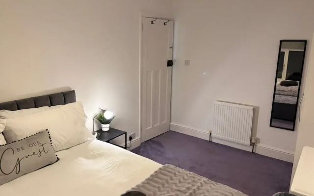 Cozee 2-bed nr New Cross Hospital