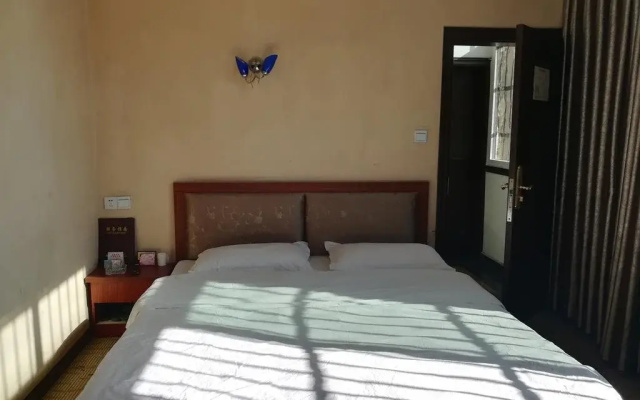 Tiny Jiangnan Hotel