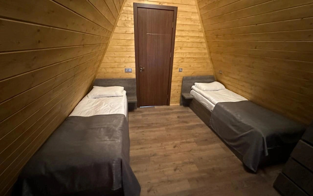 Шале Emerald Cottages