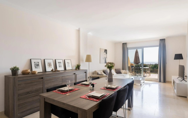 Apartment in Estepona with sea view
