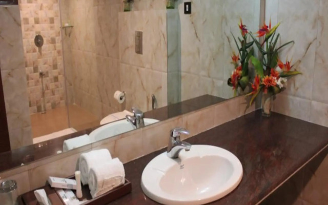 Hotel Hemaadri Grand