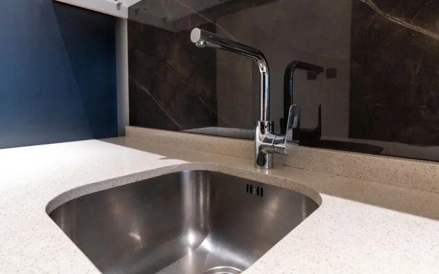 SuperHost - Vibrant Studio With Canal View Near Dubai Mall