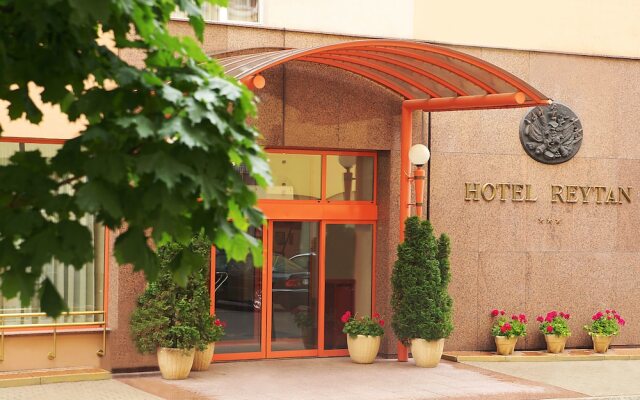 Hotel Reytan вид на фасад