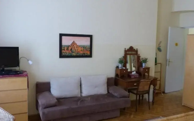 Stadtnest Bed  Breakfast