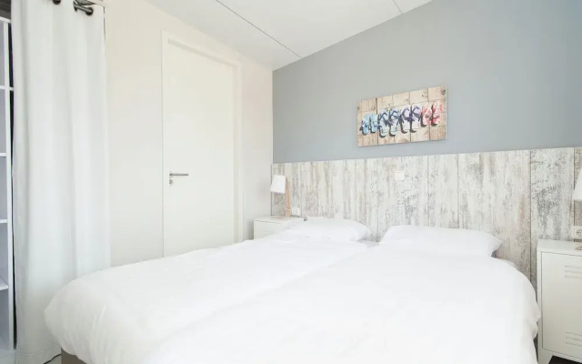 Modern Lodge With Nice Terrace, in Bloemendaal