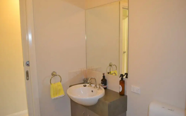 Waterview - 2 Doc Crt