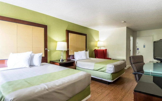 Econo Lodge Airport near Billy Graham Parkway