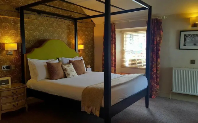 Queens Head Inn & Restaurant