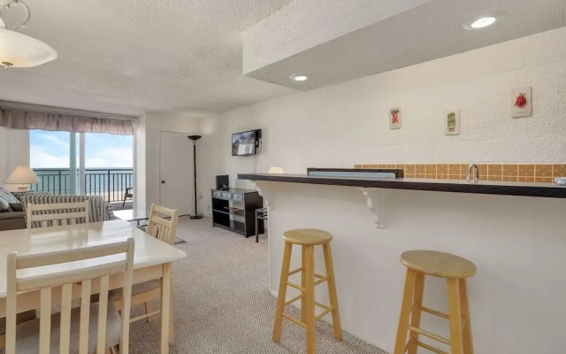 Polynesian 502 1 Bedroom Condo by RedAwning