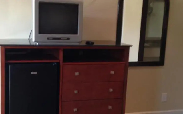Economy Inn
