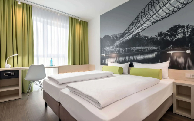 Super 8 By Wyndham Oberhausen