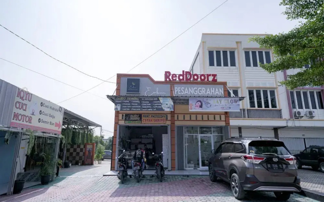 RedDoorz Plus Syariah @ Jalan Endro Suratmin Lampung