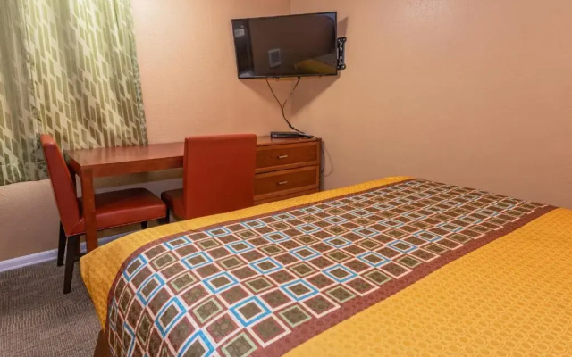 Far West Motel