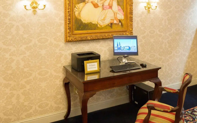 Bristol Hotel, Boutique Collection