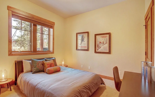 Shock Hill Escape 4 Bedroom Home
