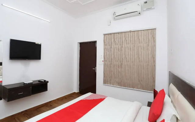 OYO 15219 Hotel Neer Buddha