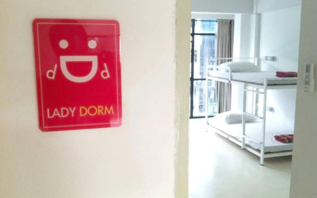 Dee Marc Hostel