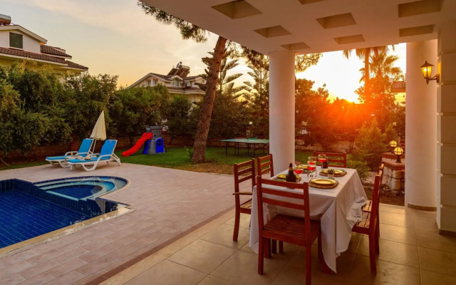 Musa - 5 Bedroom Holiday Villa in Hisaronu