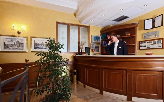 Отель Montecarlo