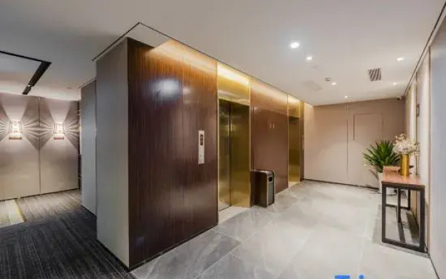 Homeinn Plus Hotel (Chengdu Sichuan University West China Hospital Tianfu Square Branch)