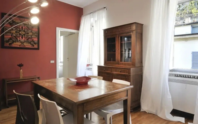 Beautiful 100sqm Flat, Close to San Babila