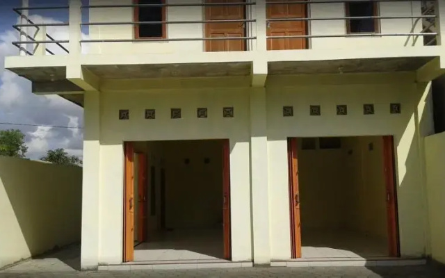 Rumah Singgah Peziarah Ganjuran by ZUZU