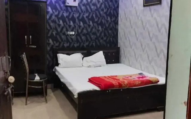 Shri Veni Madhav Hotel