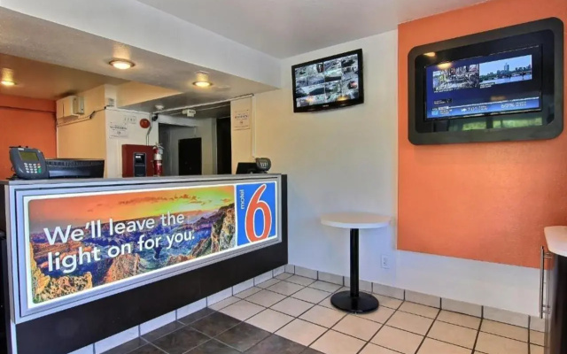 Motel 6 Austin, TX - North