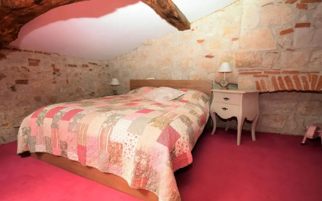 Castle in Bon-encontre With Pool & Garden