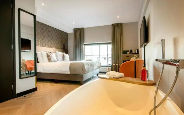 Harbour Suites Boutique Hotel