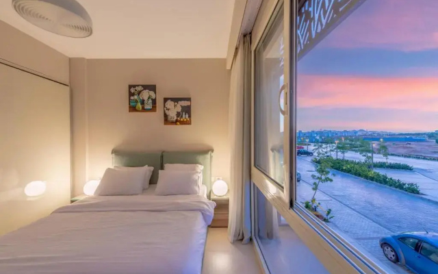 Mangroovy 2 Bedroom Sea View Apartment, Pool & Beach