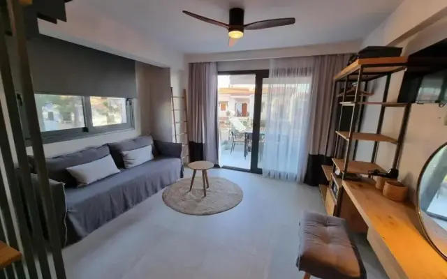 Ikies suties 3 luxury apartements by the sea