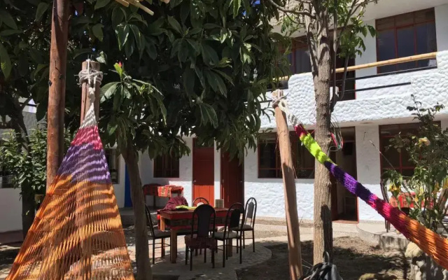 Las Palmeras Eco Hostel