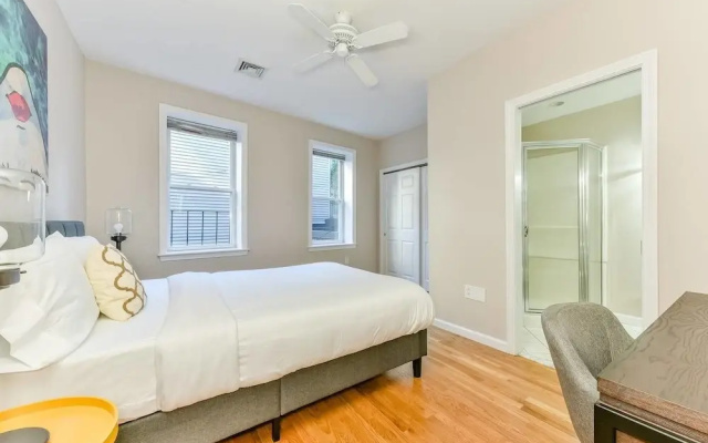 Spacious 3br/2ba on Freedom Trail by Domio